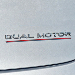 Dual Motor Emblem Tesla - Klistremerke